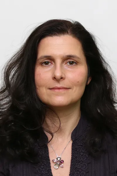 Vargha Fruzsina portréja